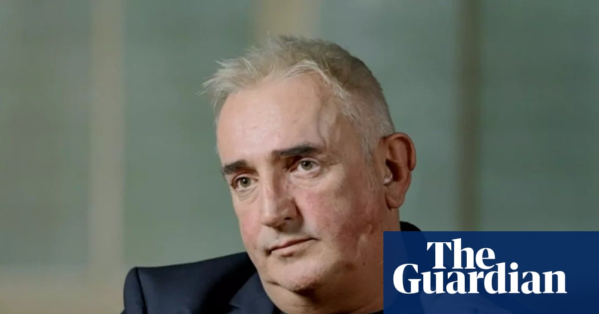 Gavin Burrows trong phim tài liệu BBC năm 2021 Princes and the Press.