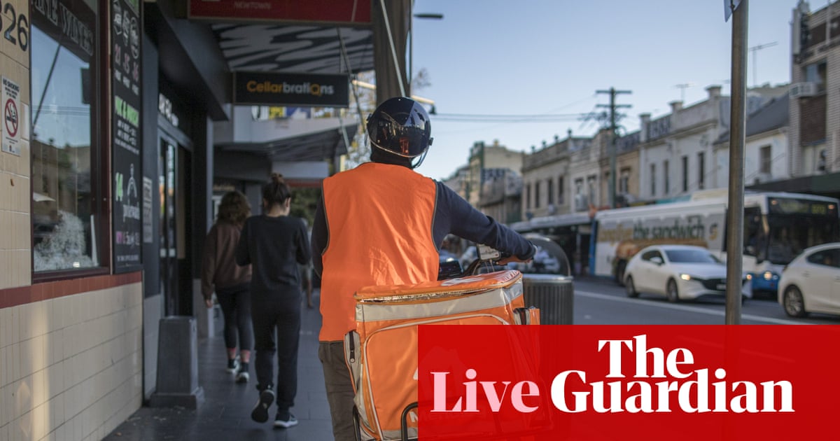 Hình ảnh minh họa từ một bản tin trực tiếp của The Guardian