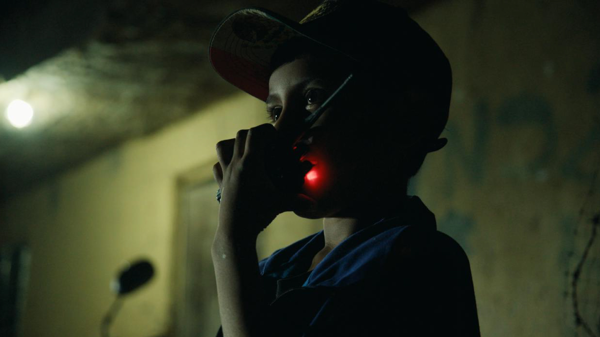 Một đứa trẻ cầm súng ở khu vực bị xung đột tại Colombia