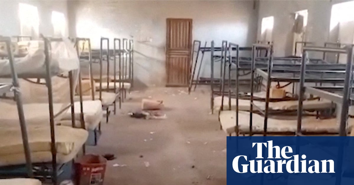 C&aacute;c nữ sinh được giải cứu sau vụ bắt c&oacute;c ở Nigeria