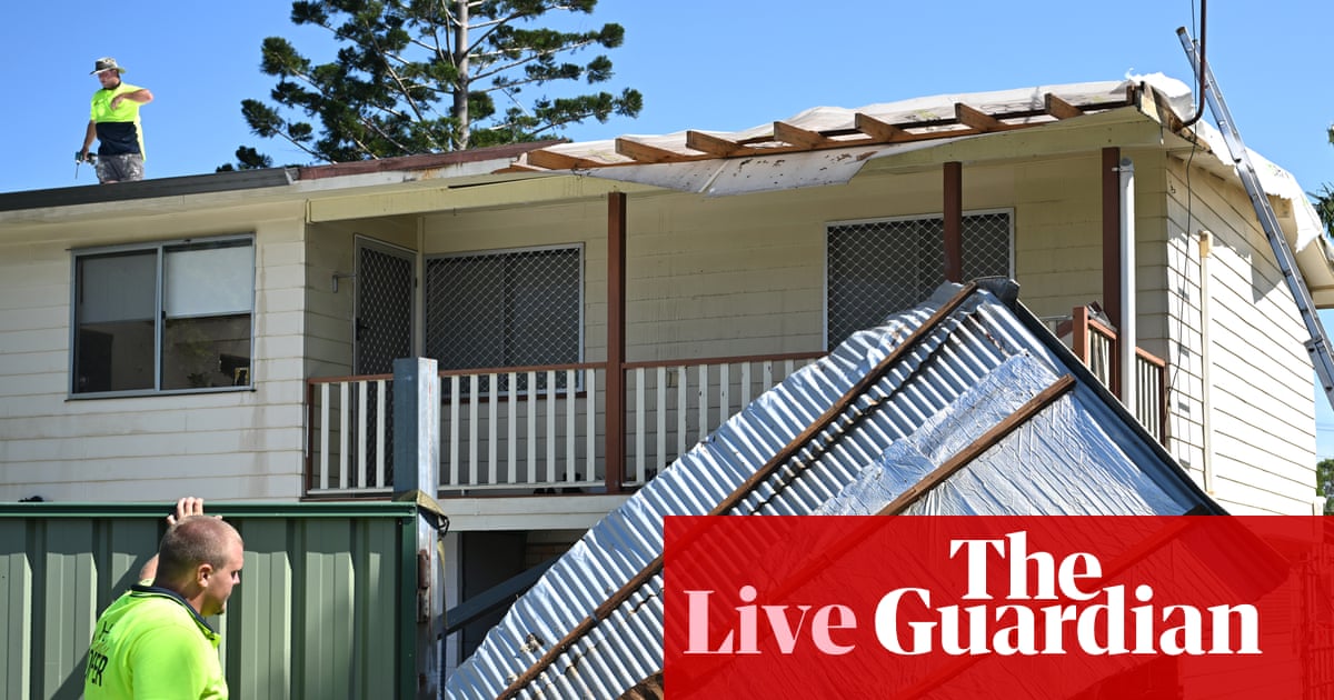 Cờ &Uacute;c v&agrave; Iran, tượng trưng cho mối quan hệ ngoại giao căng thẳng