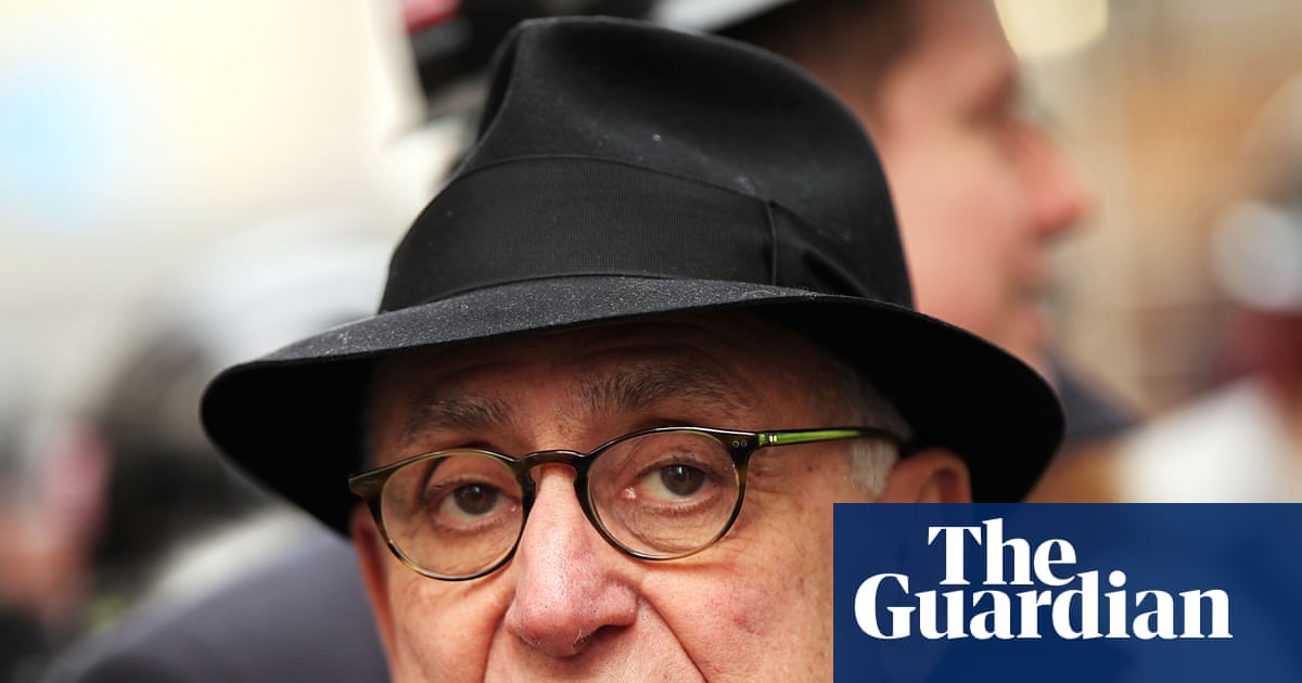 Kiến tr&uacute;c sư Robert A.M. Stern, người thiết kế 15 Central Park West