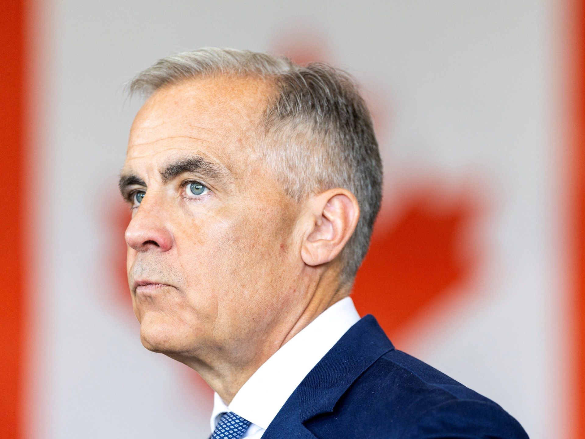 Thủ tướng Canada Mark Carney ph&aacute;t biểu tại một sự kiện.