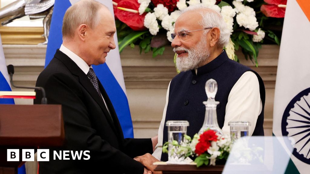 Tổng thống Nga Vladimir Putin v&agrave; Thủ tướng Ấn Độ Narendra Modi tại Delhi