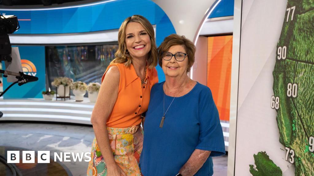 MC Savannah Guthrie v&agrave; c&aacute;c anh chị em k&ecirc;u gọi c&ocirc;ng ch&uacute;ng gi&uacute;p t&igrave;m mẹ