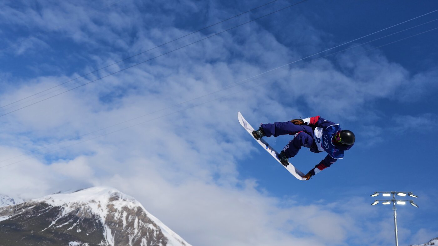 Vận động vi&ecirc;n Alessandro Barbieri của Mỹ trong buổi tập luyện tại Olympic M&ugrave;a đ&ocirc;ng 2026.