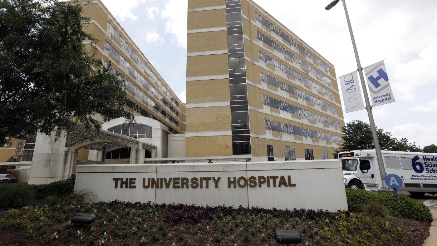 T&ograve;a nh&agrave; Trung t&acirc;m Y tế Đại học Mississippi (UMMC) tại Jackson, Mississippi.