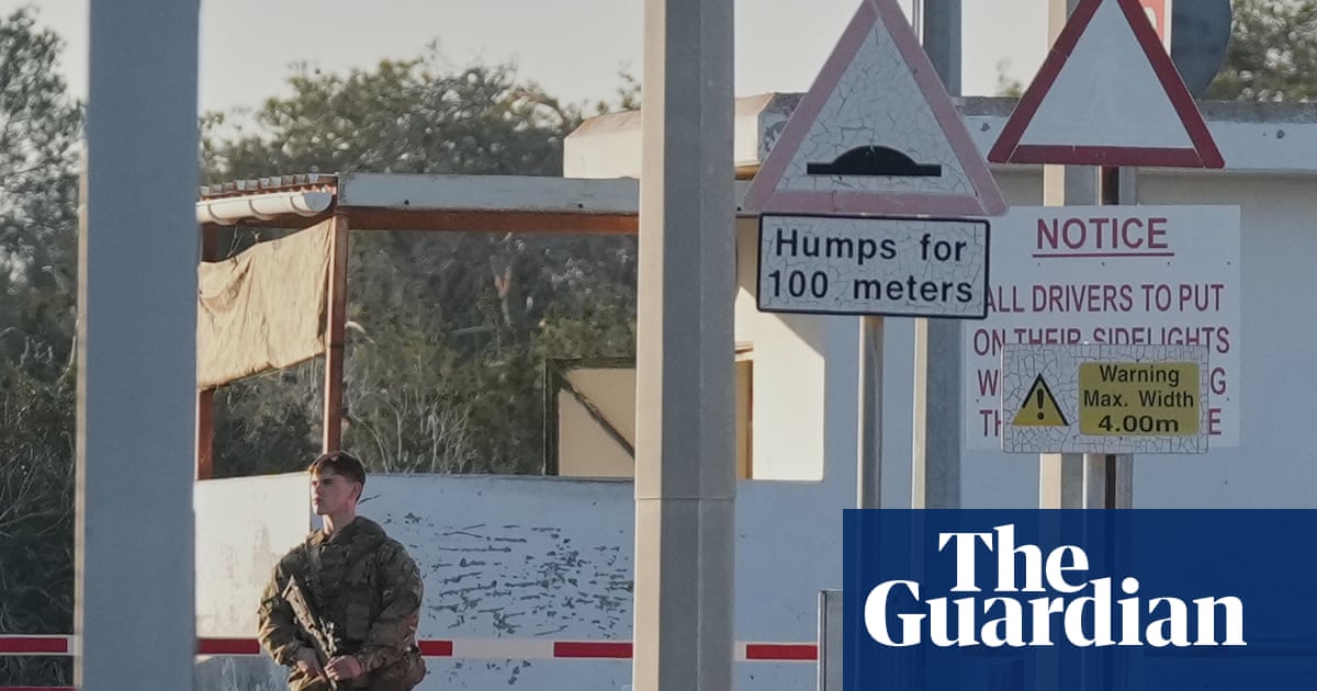 Yvette Cooper, Ngoại trưởng Anh, ph&aacute;t biểu về t&igrave;nh h&igrave;nh Trung Đ&ocirc;ng.