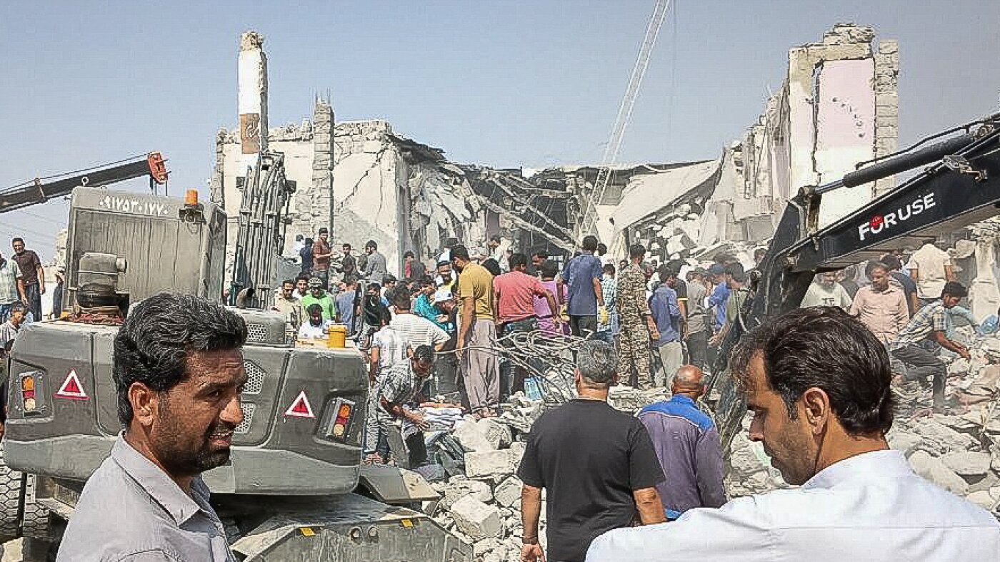 Hiện trường vụ tấn c&ocirc;ng t&ecirc;n lửa v&agrave;o trường nữ sinh ở Minab, Iran, ng&agrave;y 28 th&aacute;ng 2 năm 2026