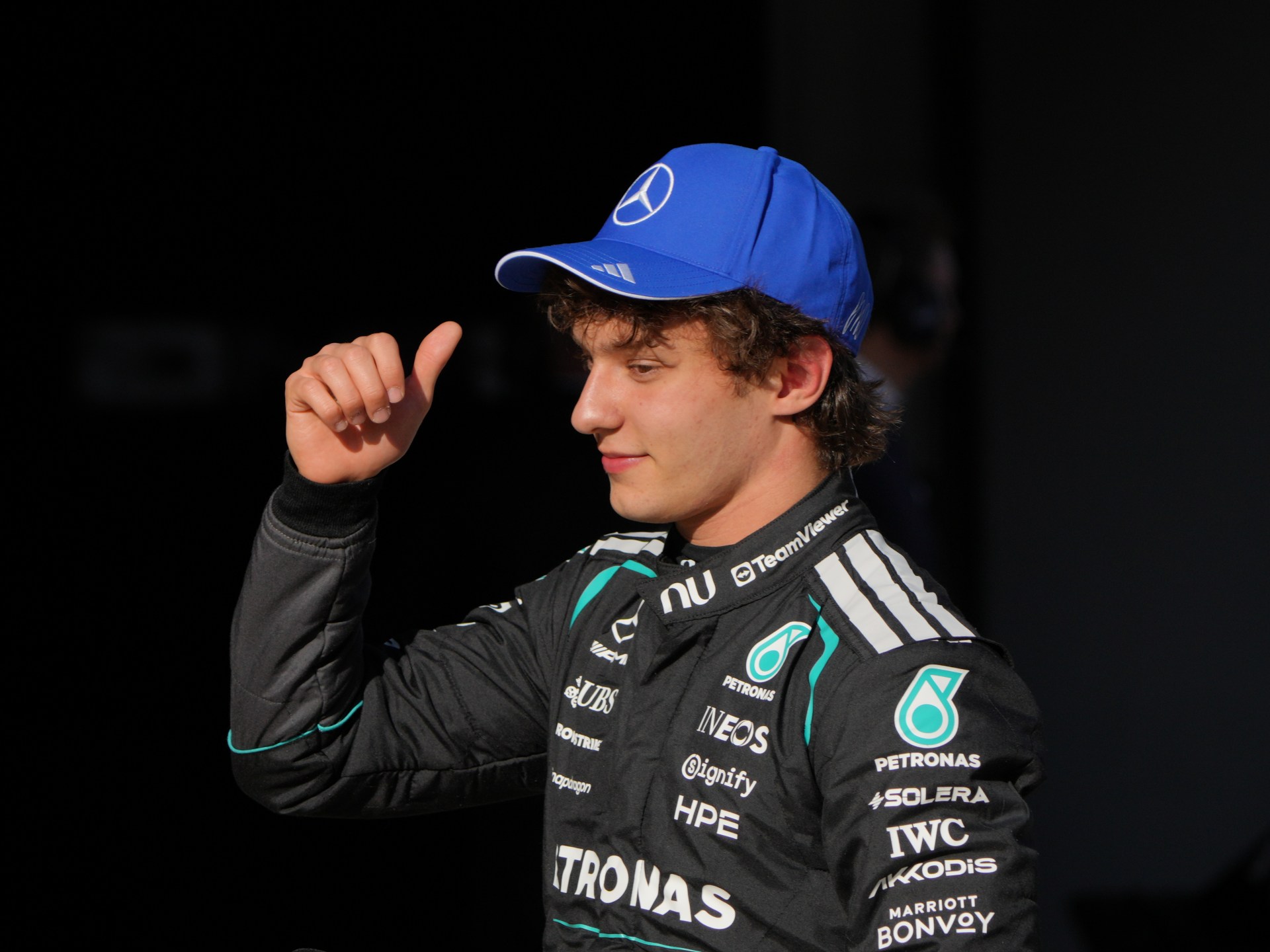 Kimi Antonelli ăn mừng sau khi gi&agrave;nh pole tại Grand Prix Trung Quốc.