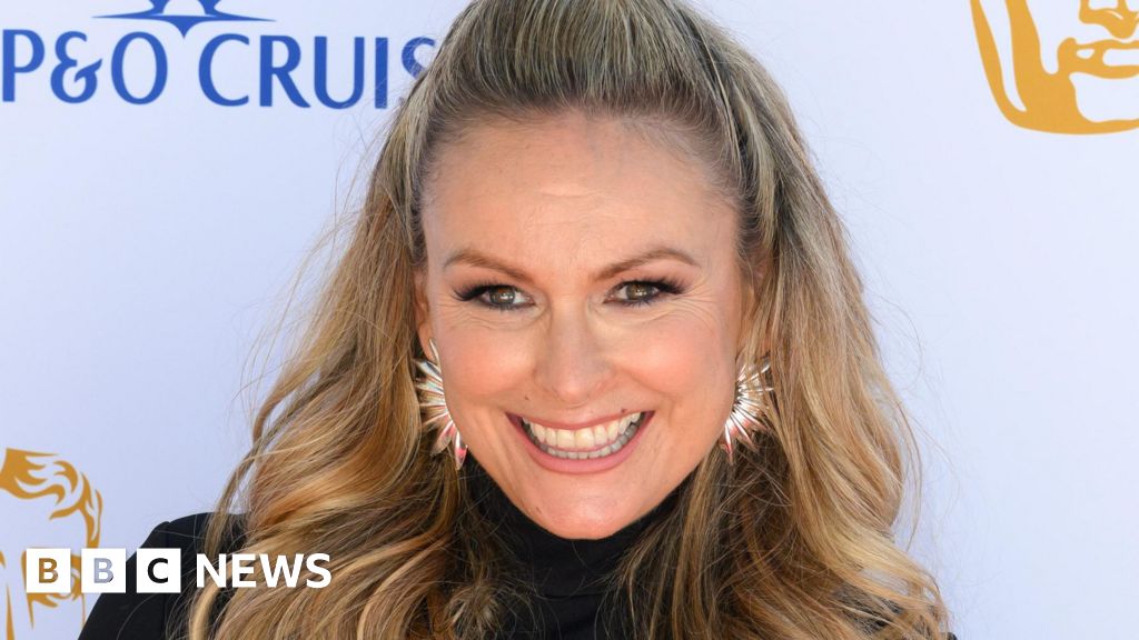 Chuy&ecirc;n gia hẹn h&ograve; Mel Schilling của chương tr&igrave;nh Married At First Sight