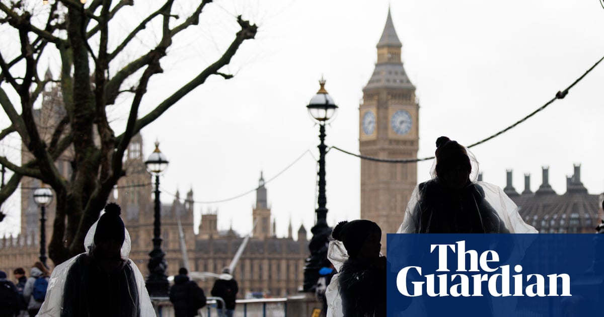 H&igrave;nh ảnh minh họa cơn b&atilde;o Dave đang h&igrave;nh th&agrave;nh v&agrave; di chuyển về ph&iacute;a Vương quốc Anh