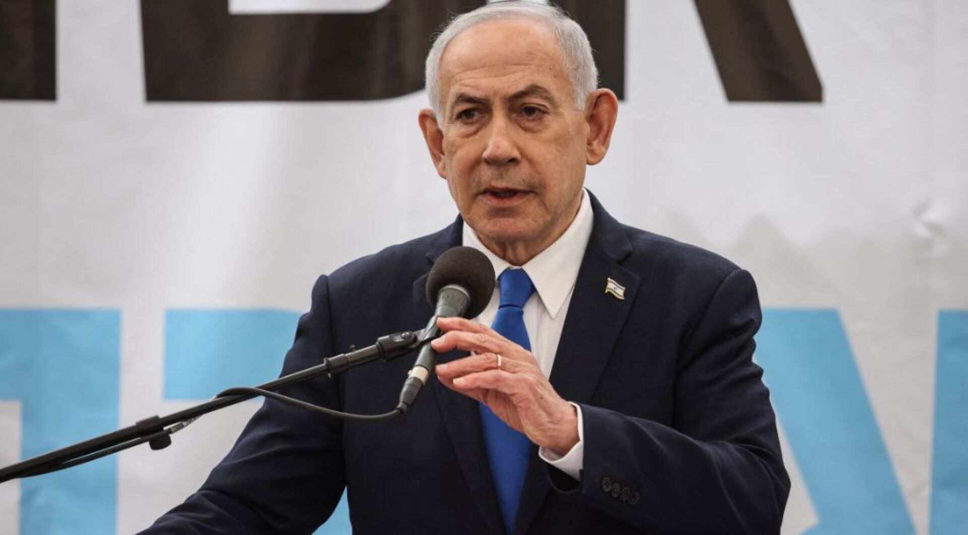 M&aacute;y bay chiến đấu của Israel v&agrave; t&ecirc;n lửa Iran