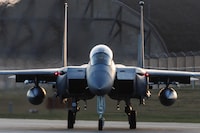 M&aacute;y bay chiến đấu F-15 của Mỹ